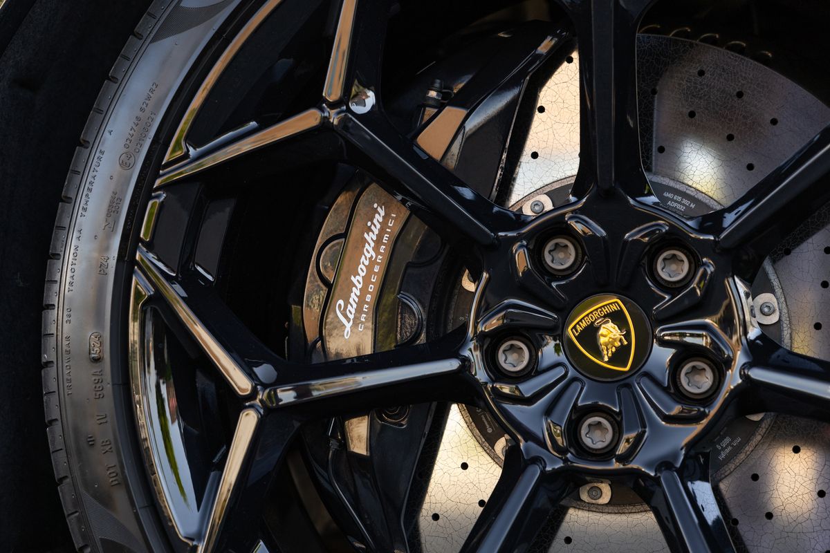 2024 Lamborghini Urus Performante