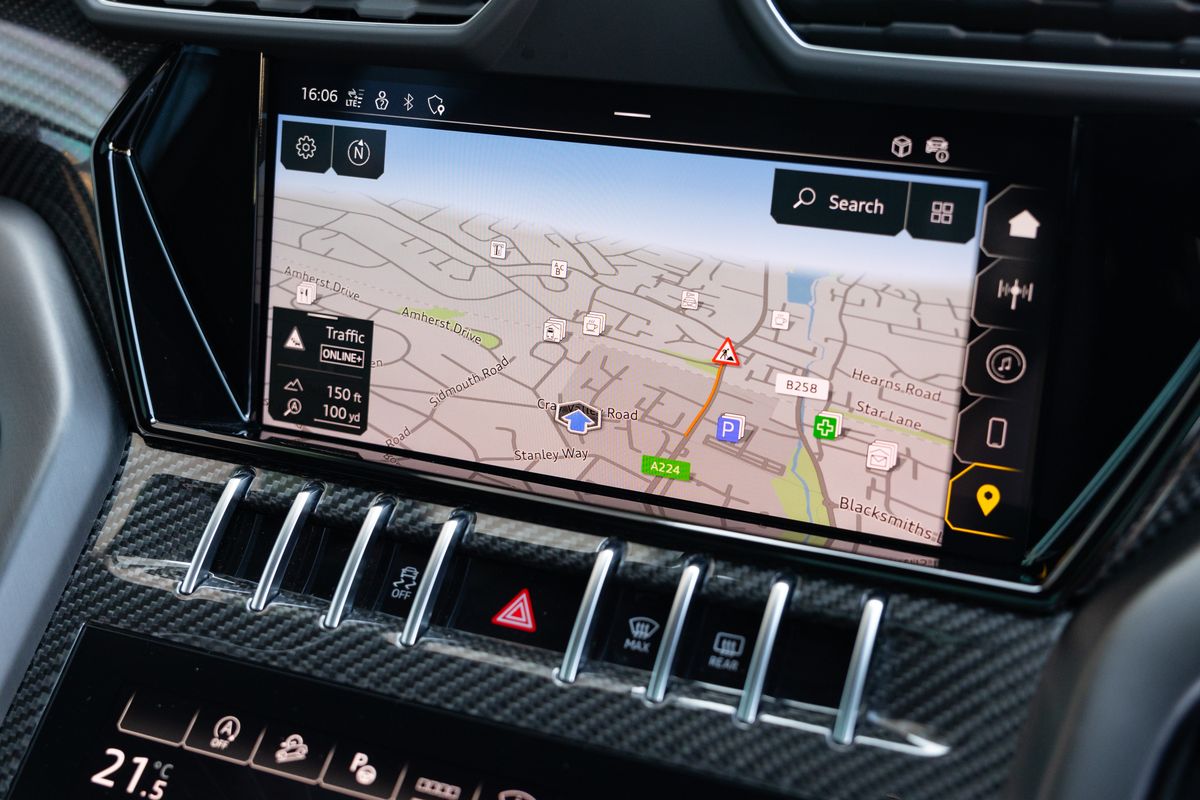 2024 Lamborghini Urus Performante