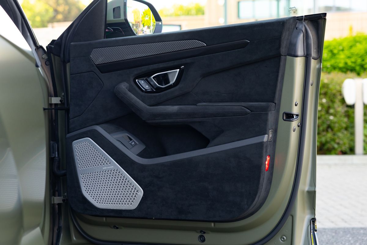 2024 Lamborghini Urus Performante