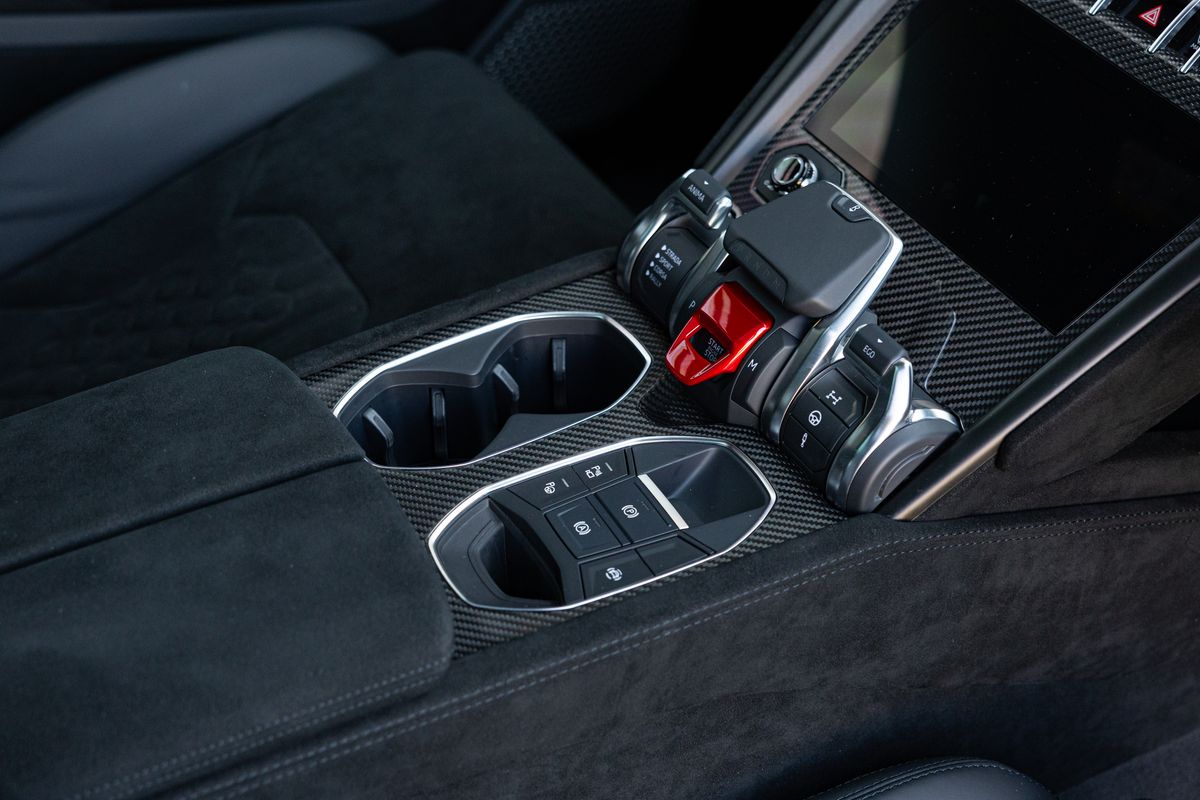 2024 Lamborghini Urus Performante