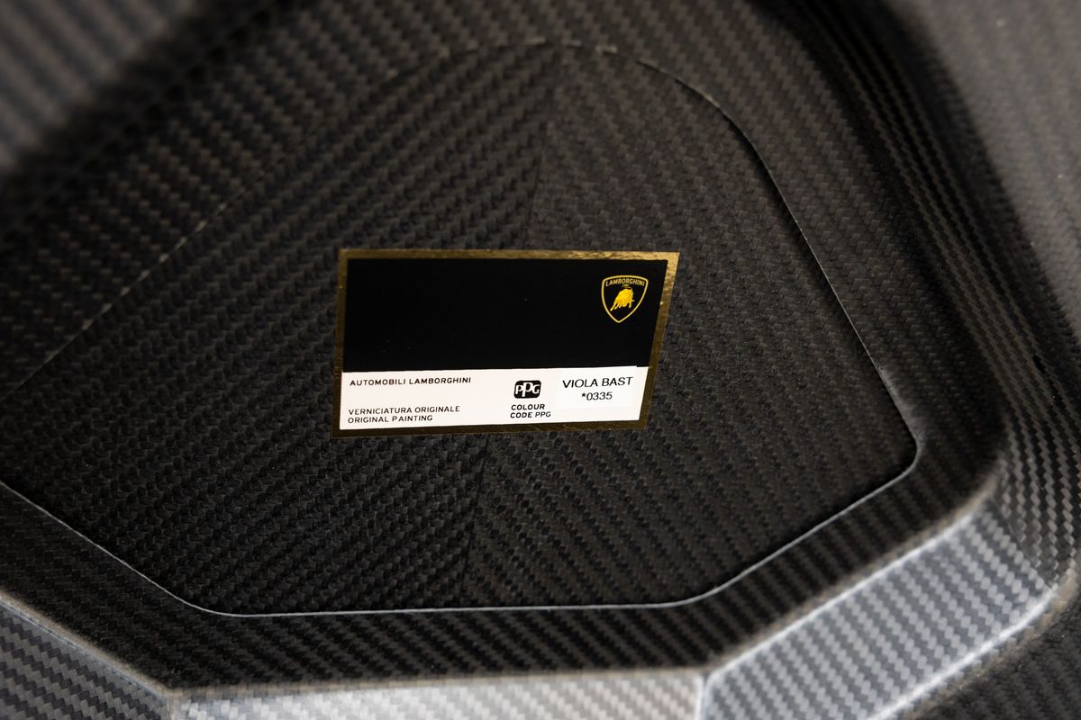 2024 Lamborghini Revuelto