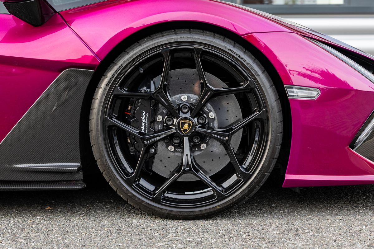 2024 Lamborghini Revuelto