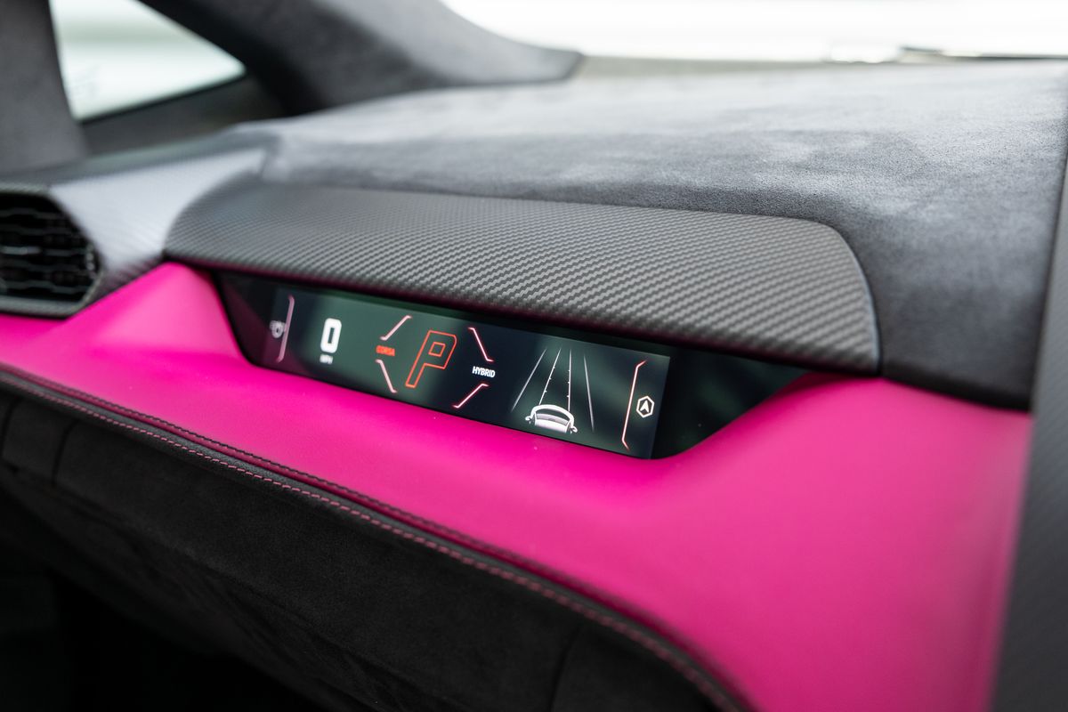 2024 Lamborghini Revuelto
