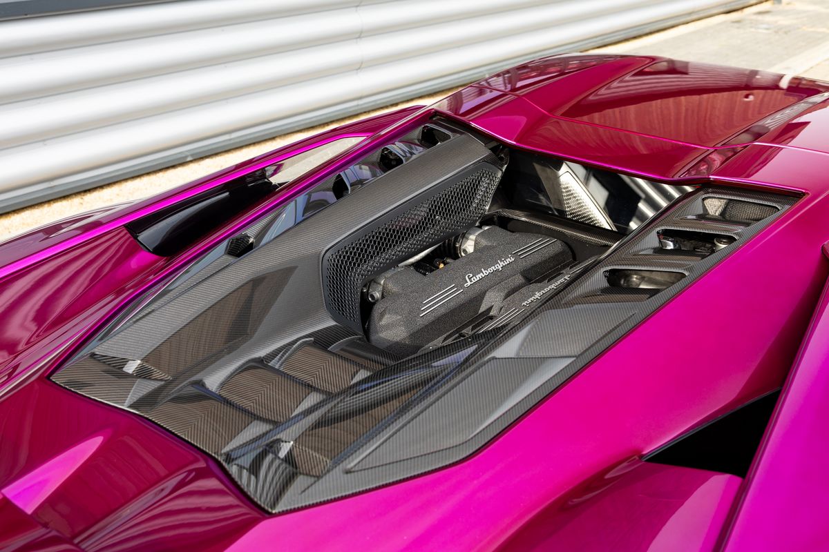 2024 Lamborghini Revuelto