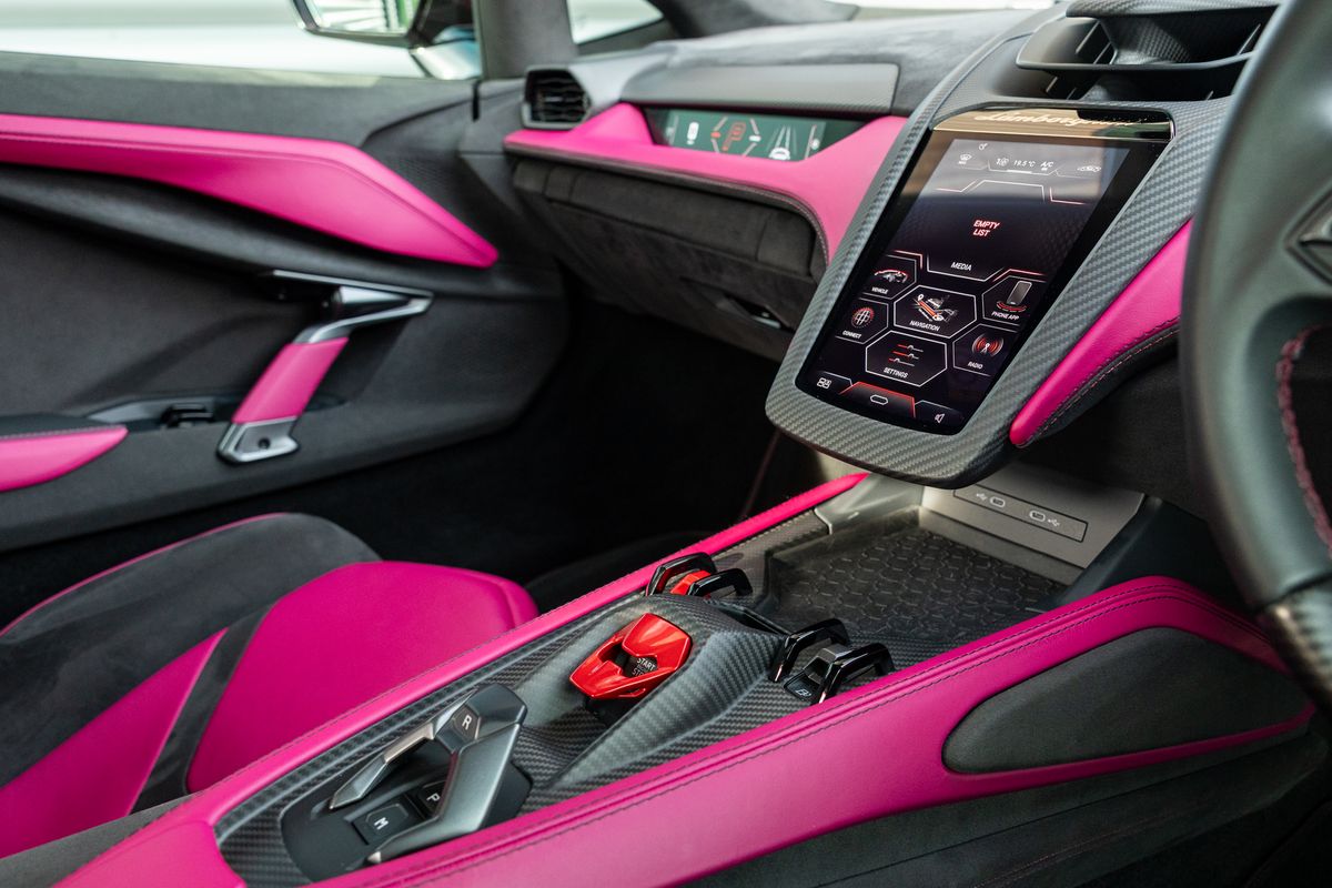 2024 Lamborghini Revuelto