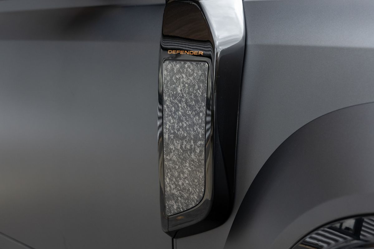 2025 Land Rover Defender 110 OCTA Edition One