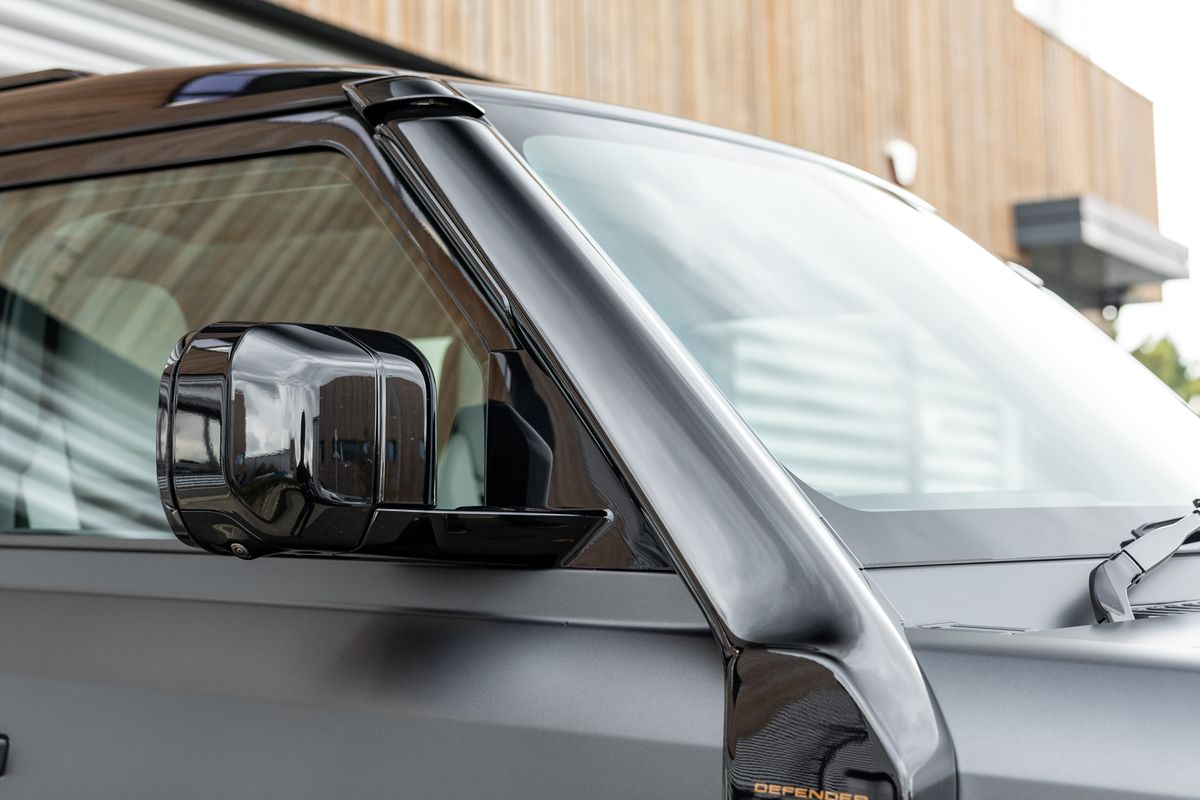 2025 Land Rover Defender 110 OCTA Edition One