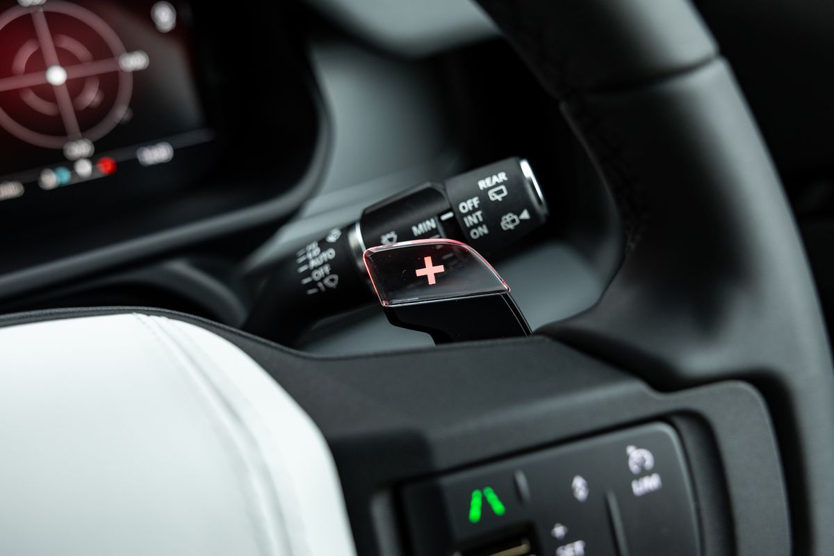 2025 Land Rover Defender 110 OCTA Edition One