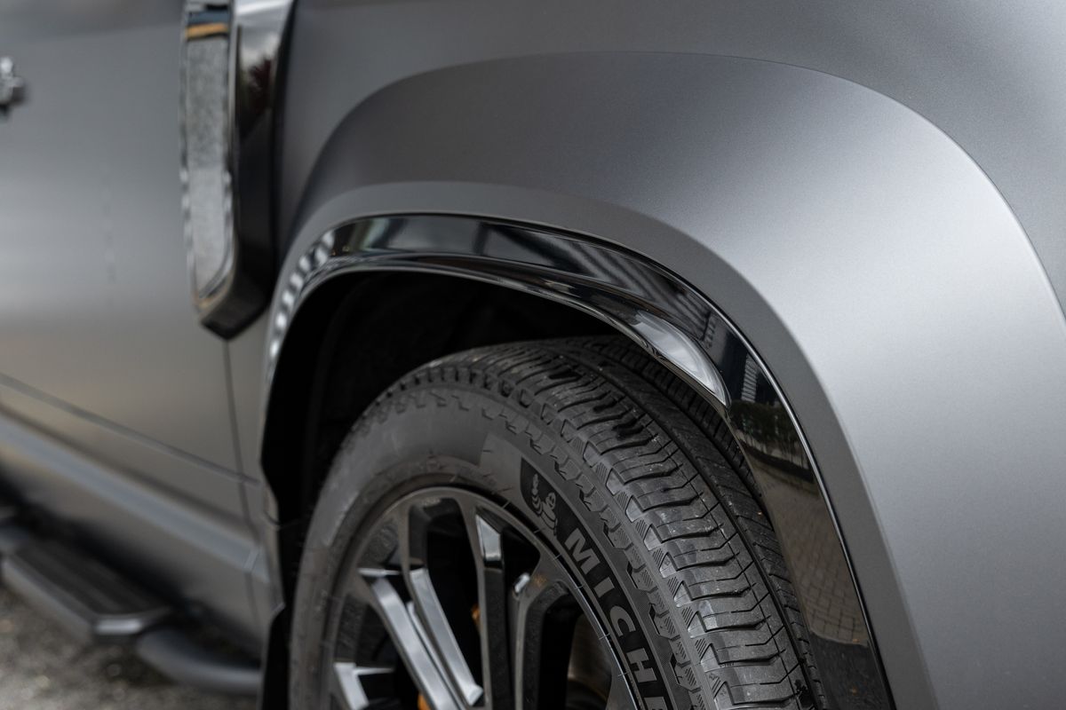 2025 Land Rover Defender 110 OCTA Edition One