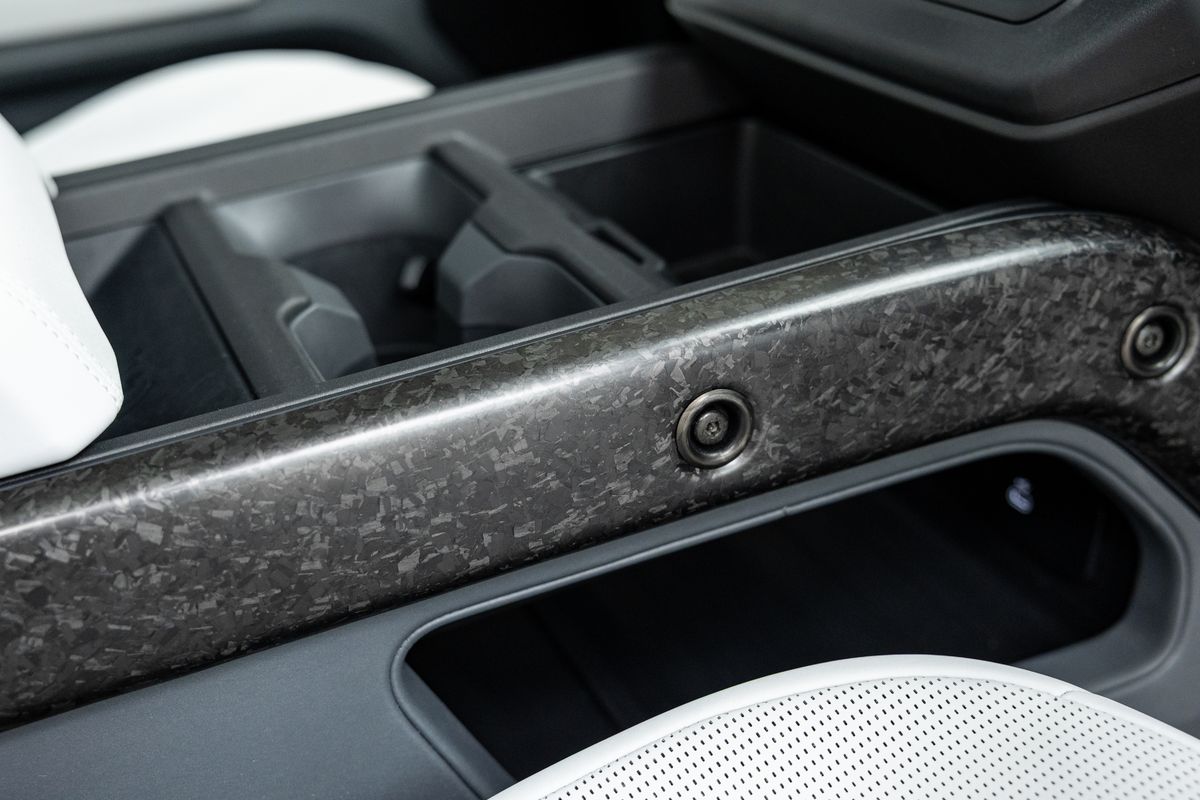 2025 Land Rover Defender 110 OCTA Edition One