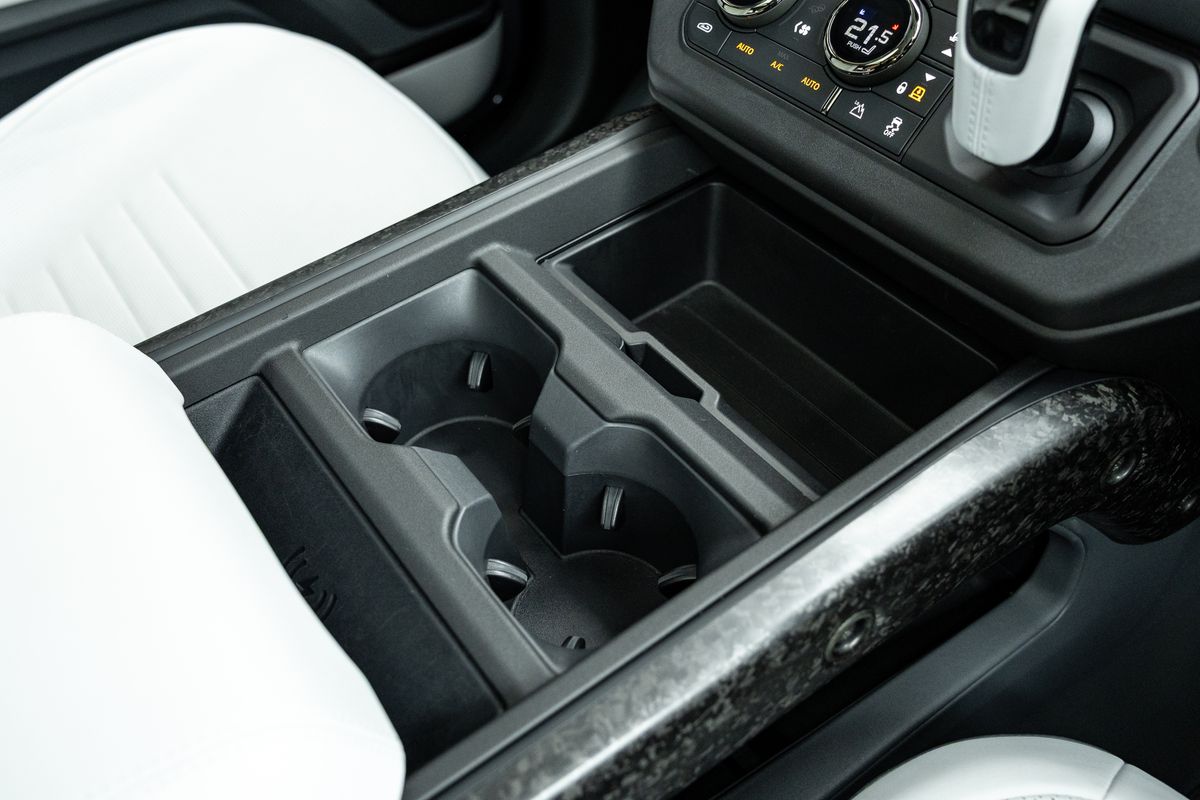 2025 Land Rover Defender 110 OCTA Edition One