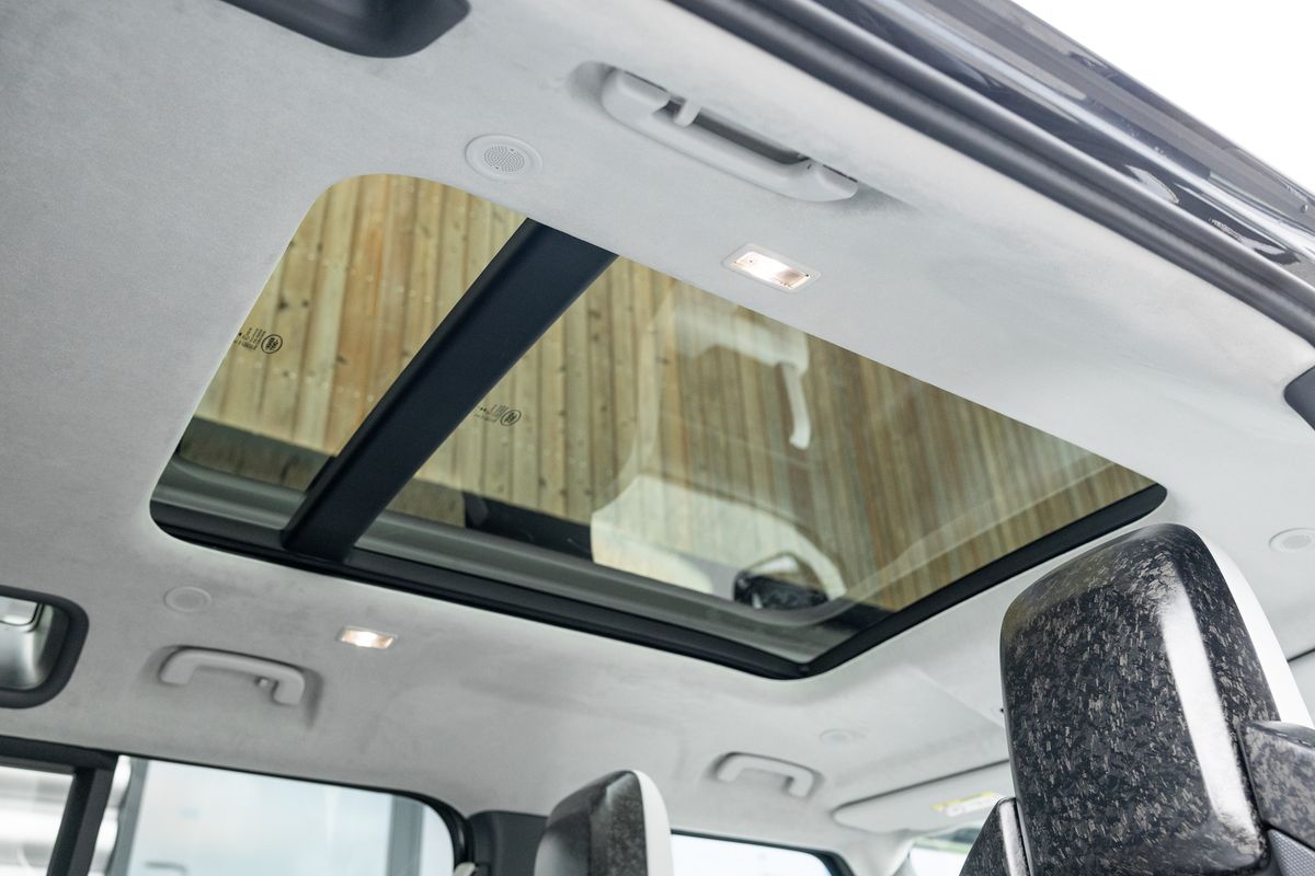 2025 Land Rover Defender 110 OCTA Edition One