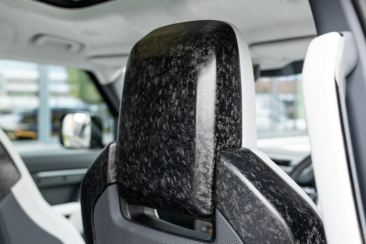 2025 Land Rover Defender 110 OCTA Edition One