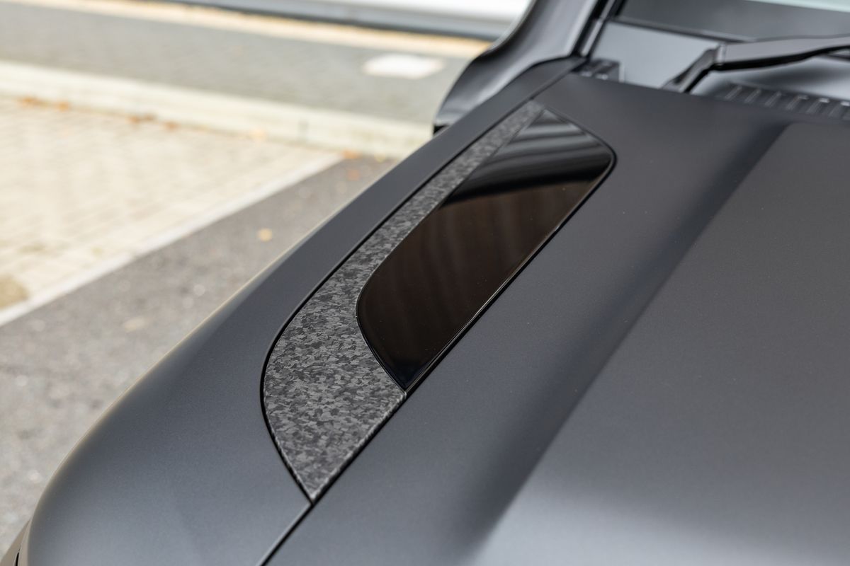 2025 Land Rover Defender 110 OCTA Edition One