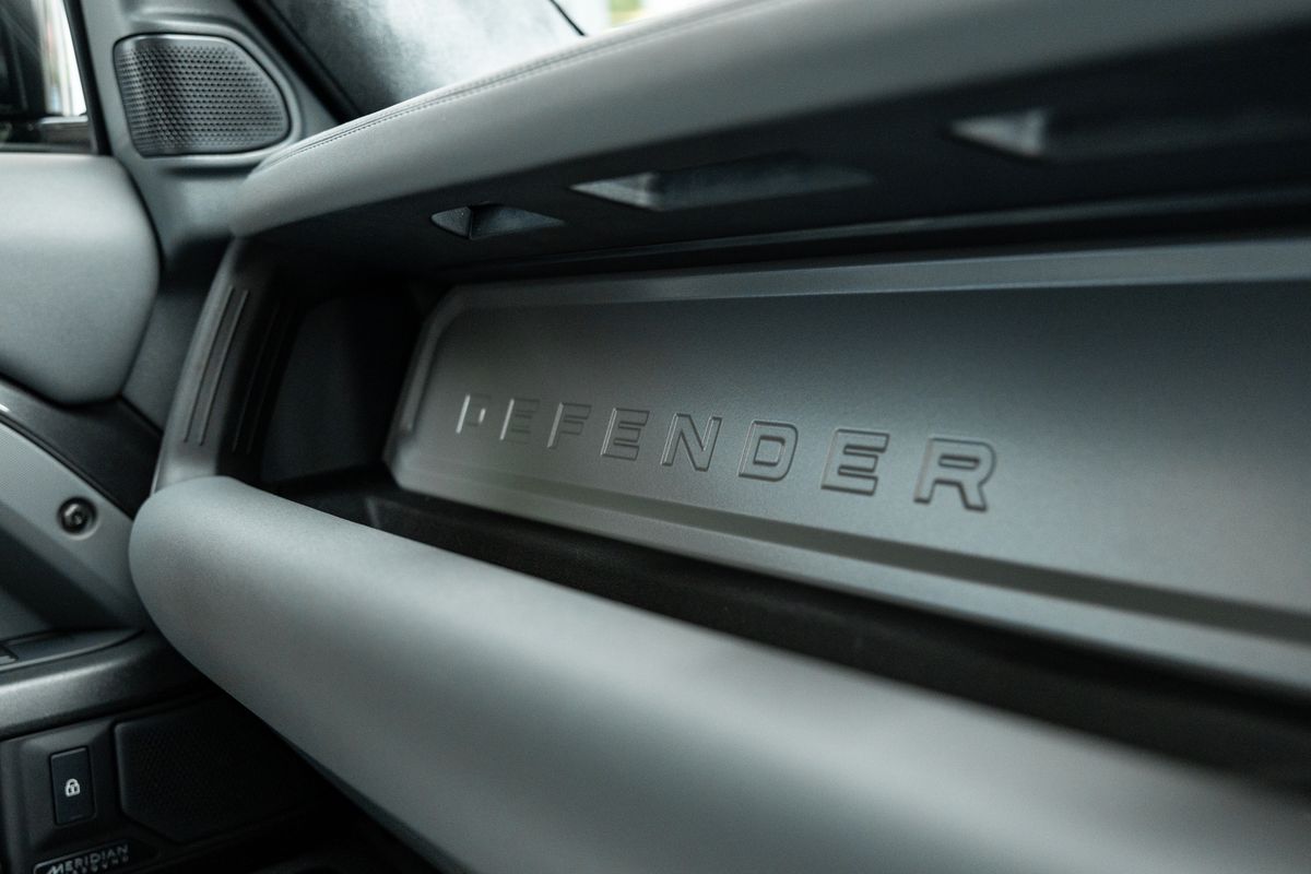 2025 Land Rover Defender 110 OCTA Edition One