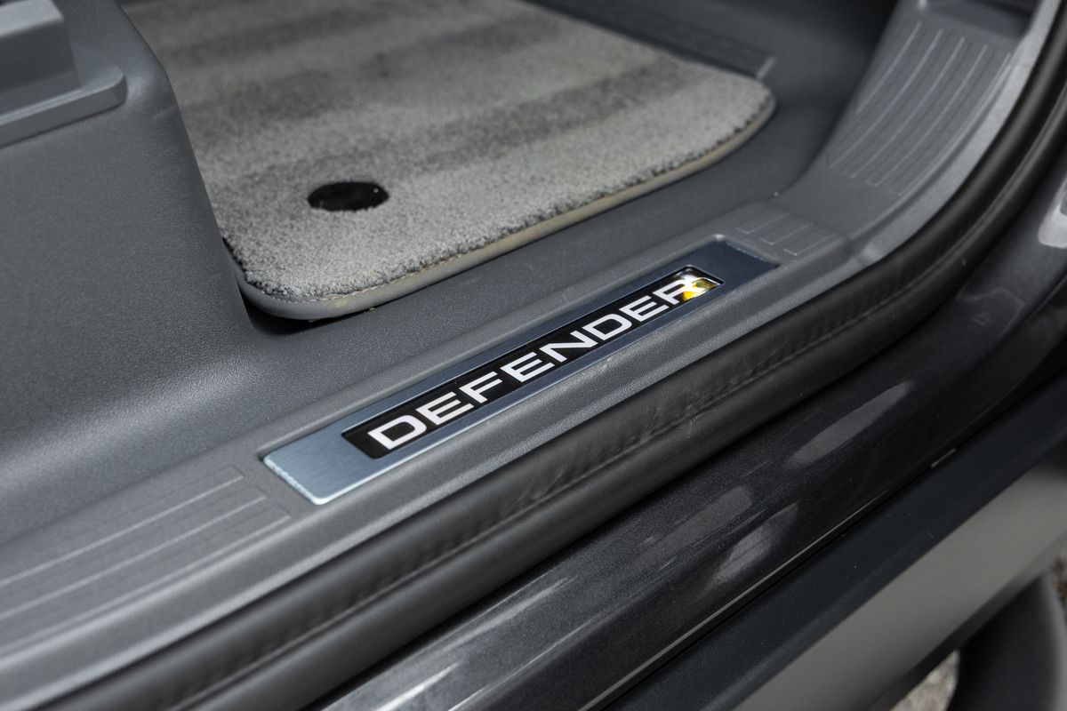 2025 Land Rover Defender 110 OCTA Edition One