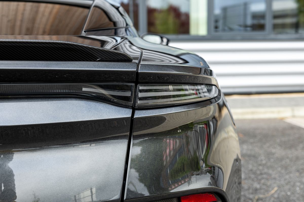 2020 Aston Martin DBS Superleggera