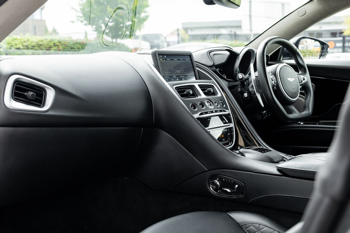 2020 Aston Martin DBS Superleggera