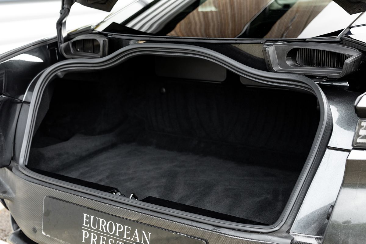 2020 Aston Martin DBS Superleggera