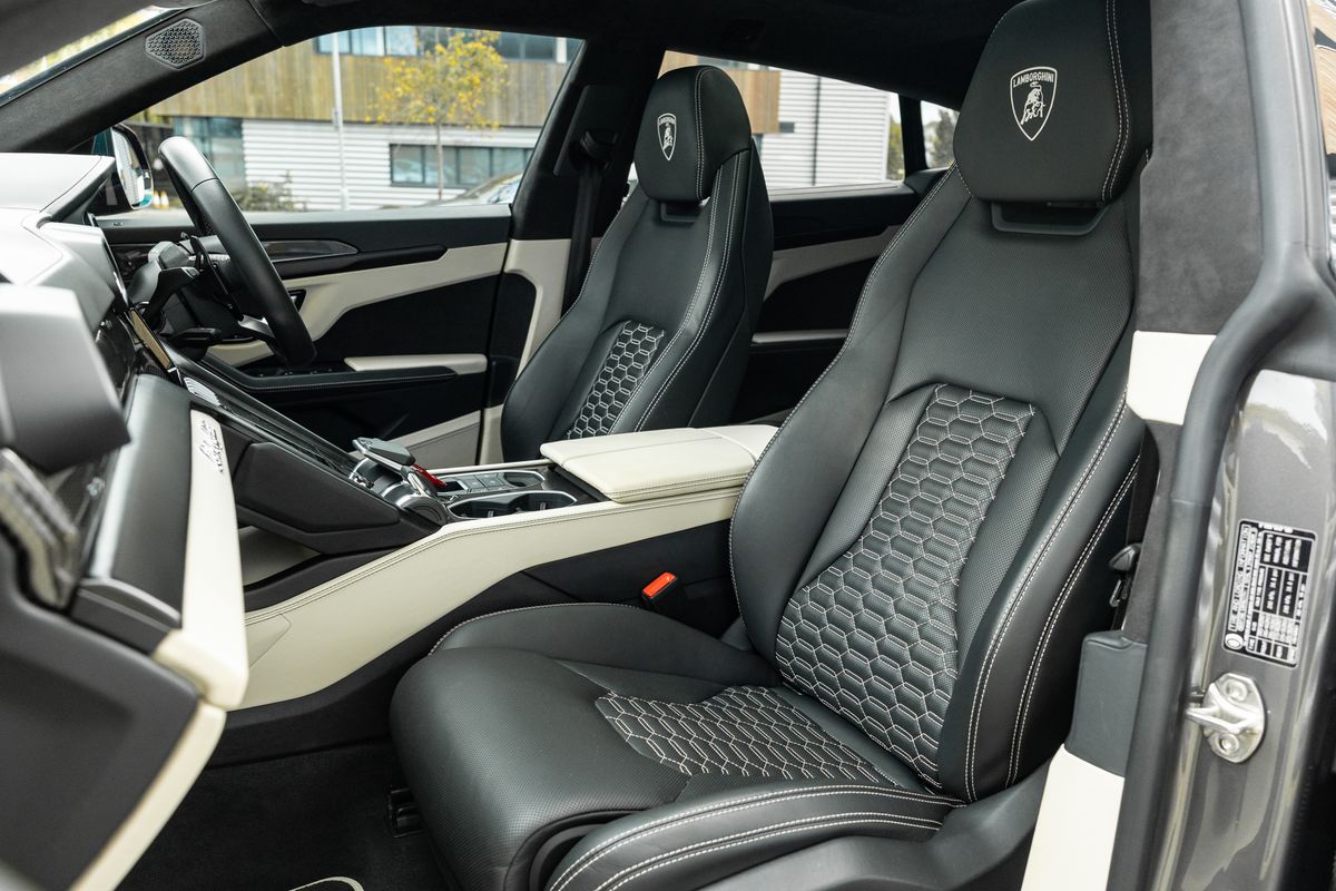 2022 Lamborghini Urus