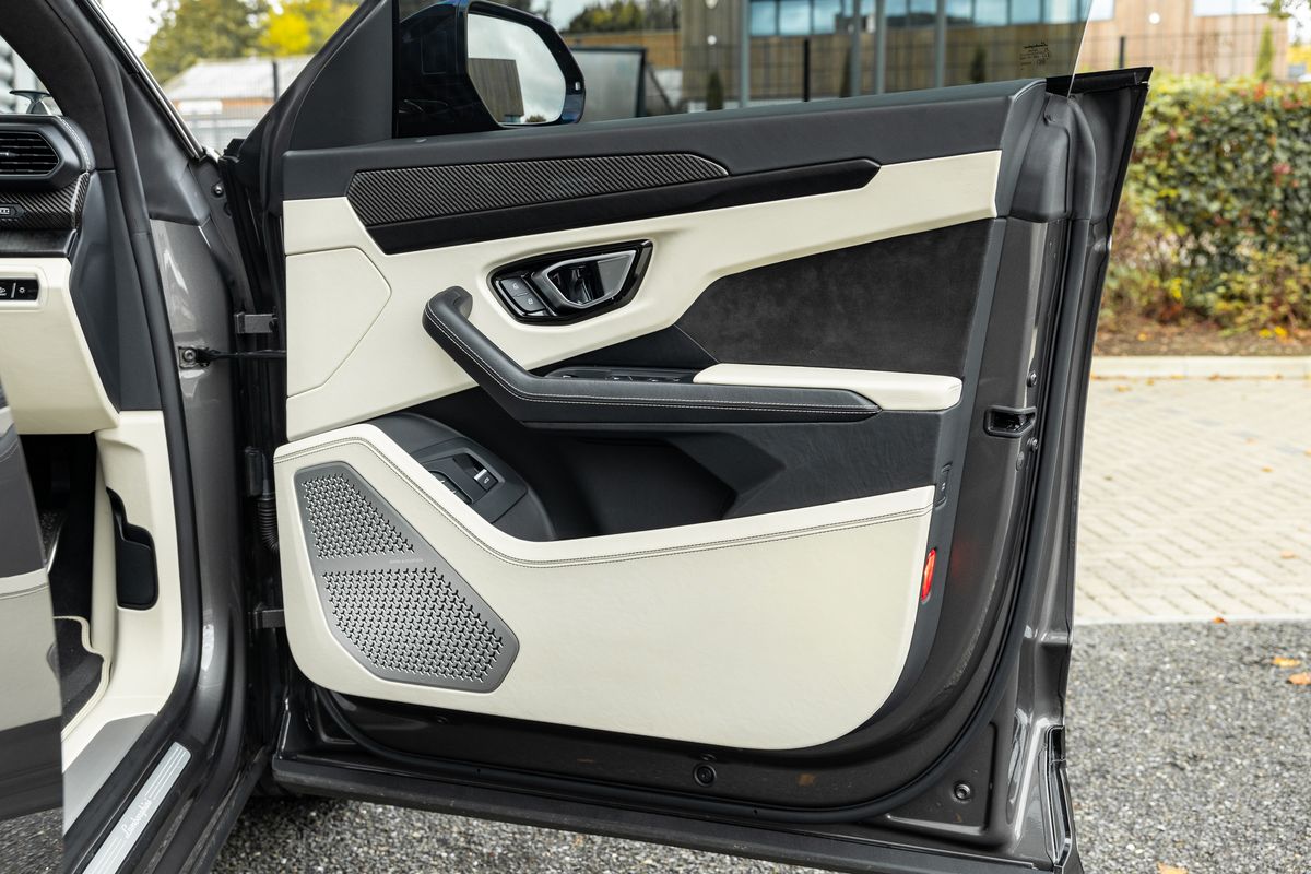 2022 Lamborghini Urus