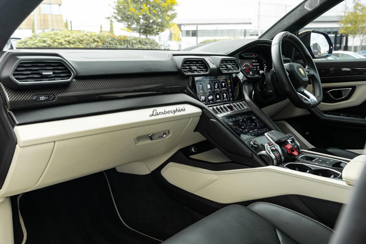 2022 Lamborghini Urus