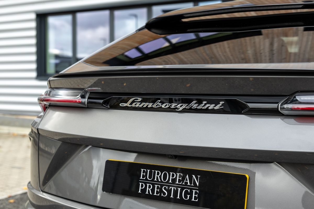 2022 Lamborghini Urus