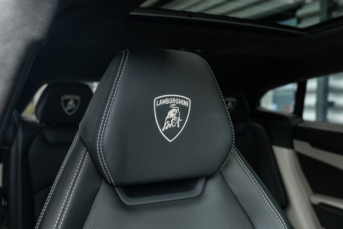 2022 Lamborghini Urus