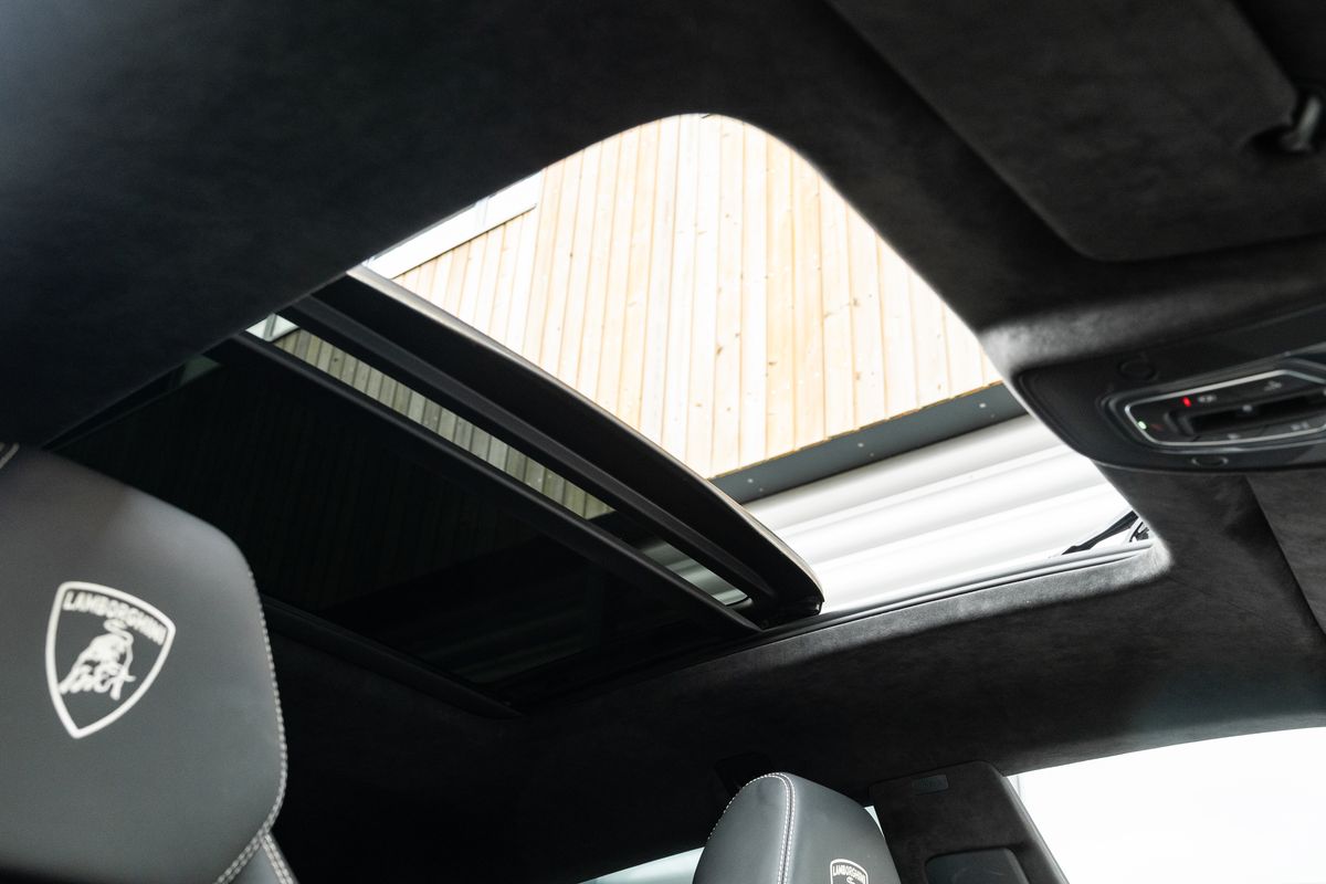 2022 Lamborghini Urus