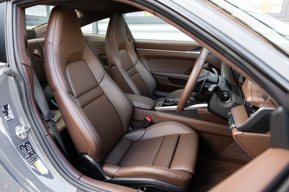 2025 Porsche 911 (992.2) Carrera GTS