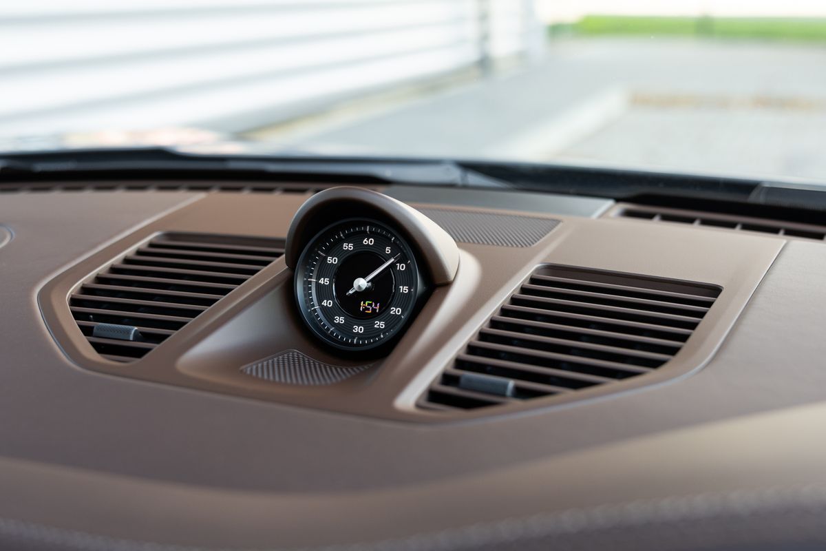 2025 Porsche 911 (992.2) Carrera GTS