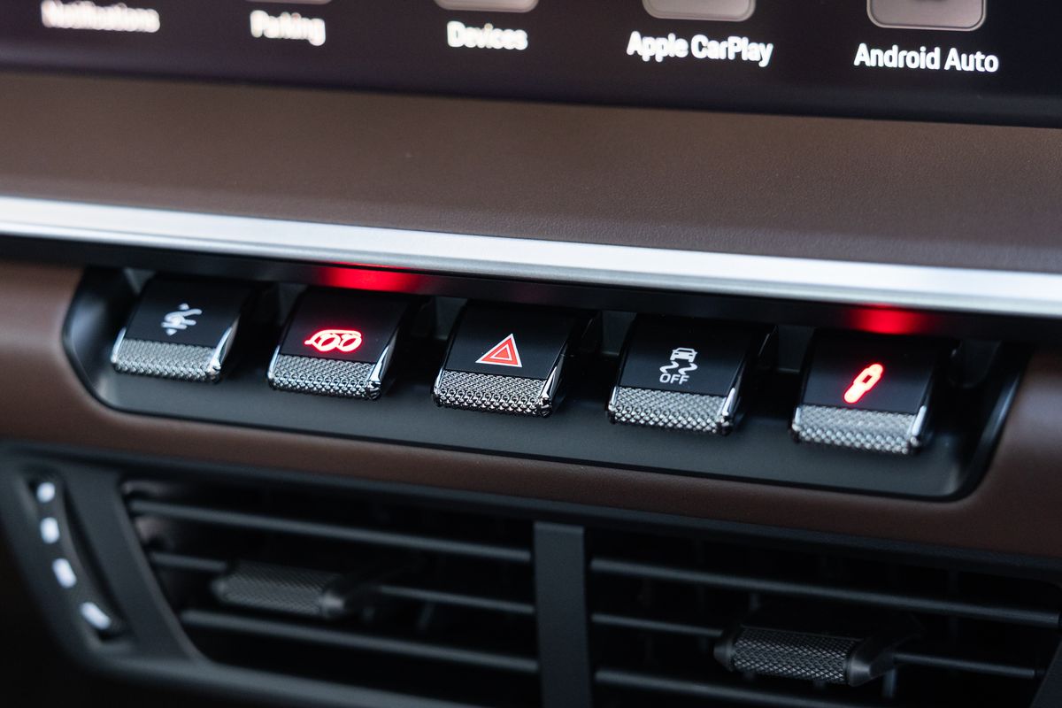 2025 Porsche 911 (992.2) Carrera GTS