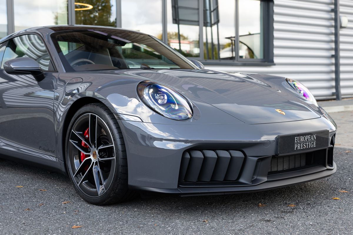 2025 Porsche 911 (992.2) Carrera GTS