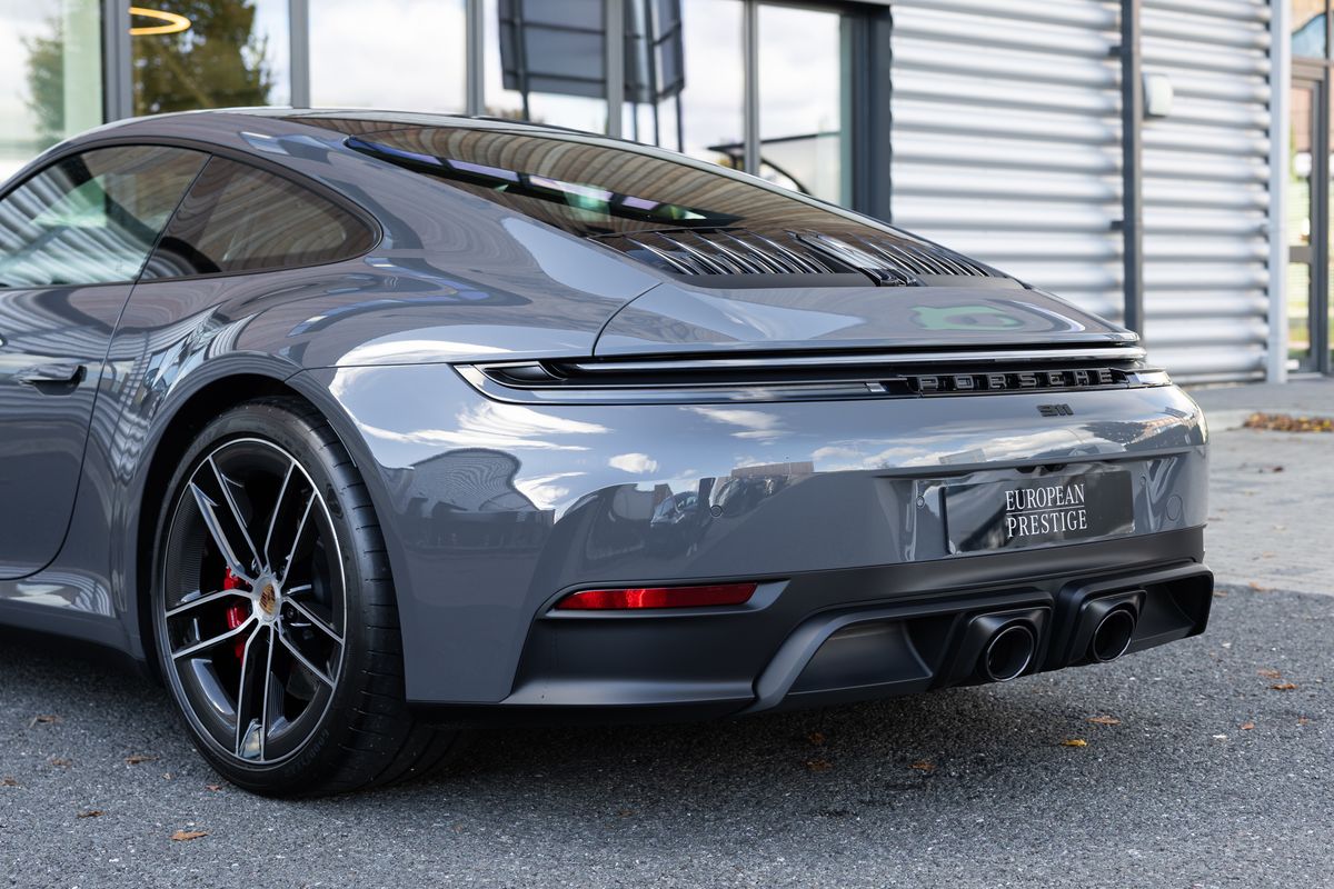 2025 Porsche 911 (992.2) Carrera GTS