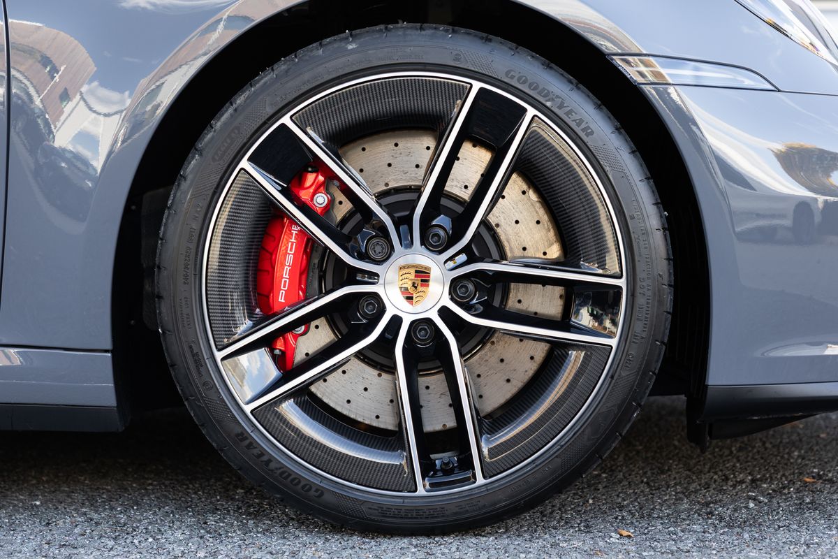 2025 Porsche 911 (992.2) Carrera GTS