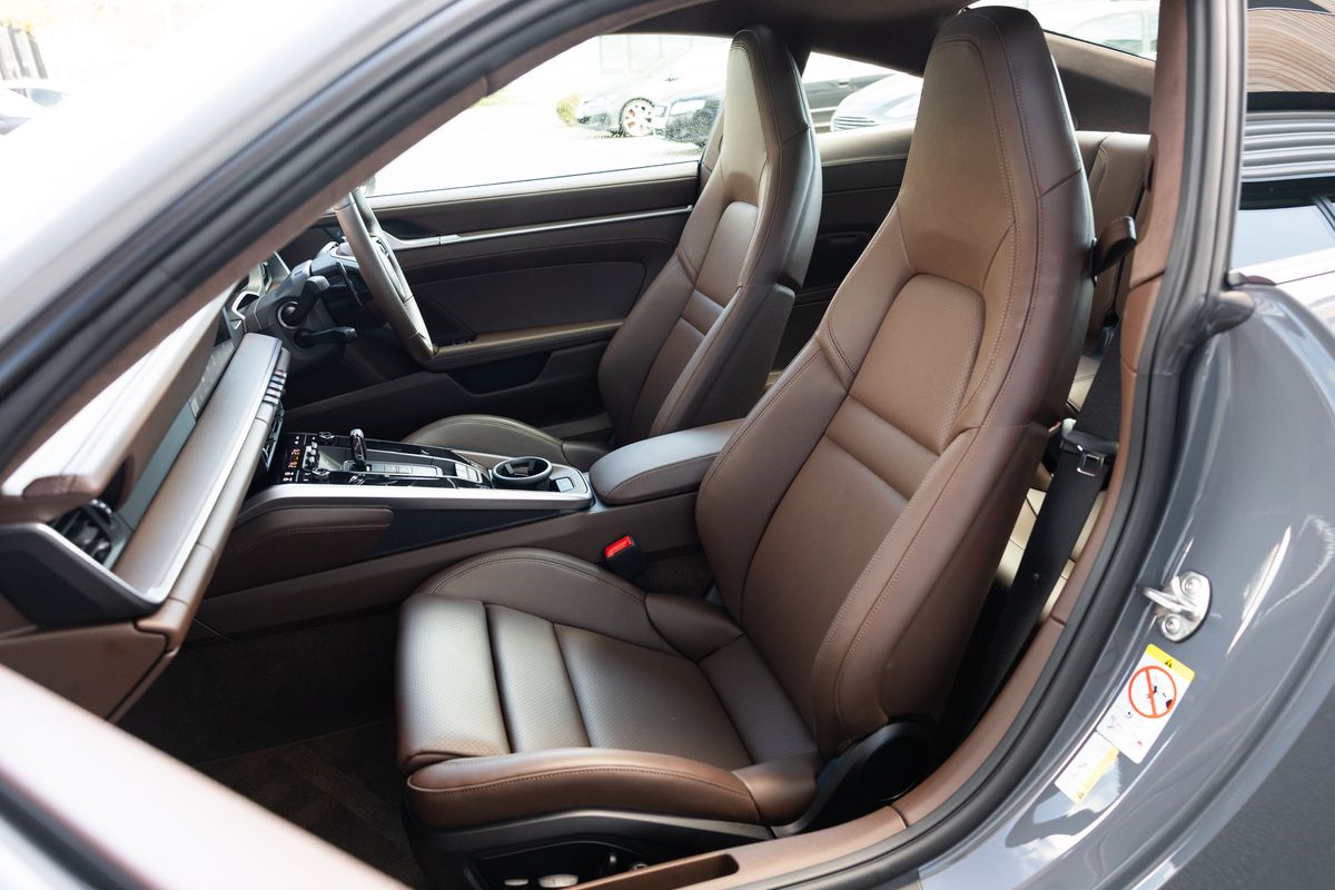 2025 Porsche 911 (992.2) Carrera GTS