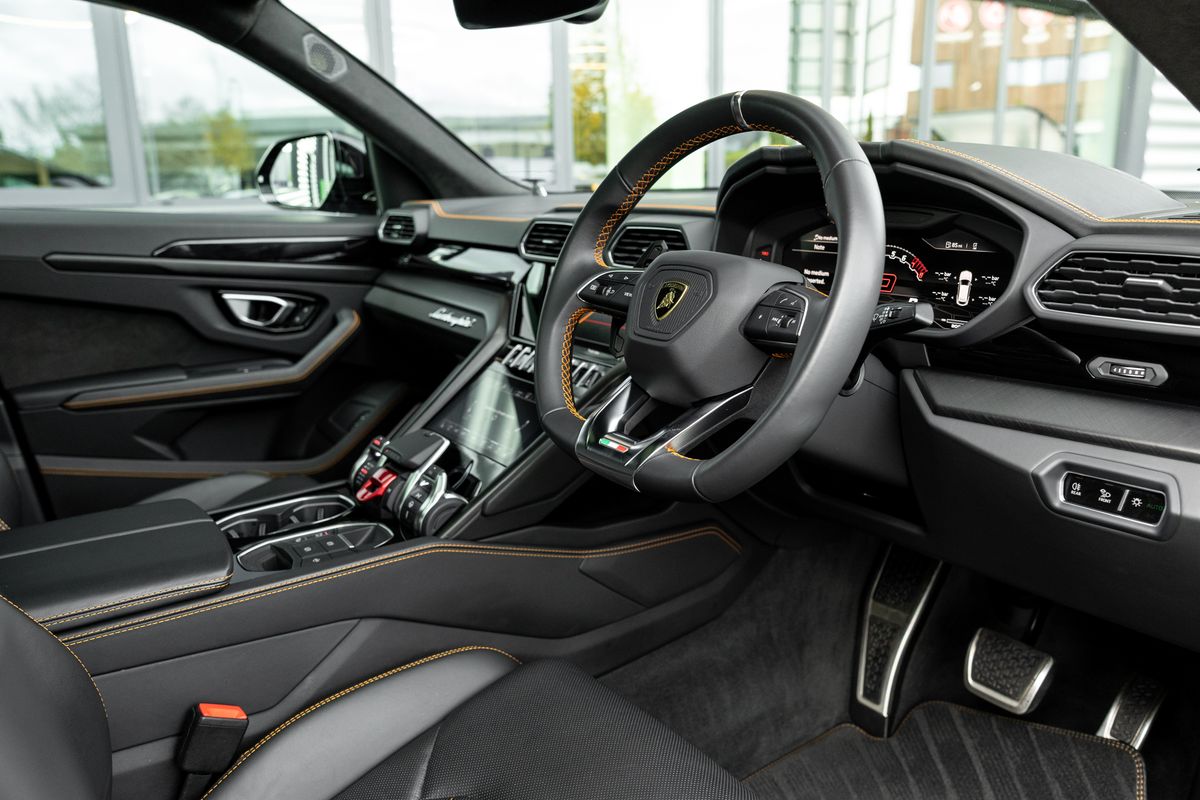 2022 Lamborghini Urus