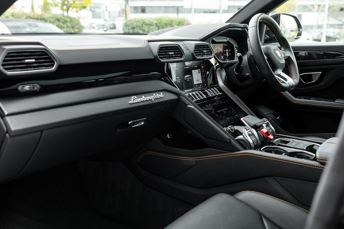 2022 Lamborghini Urus