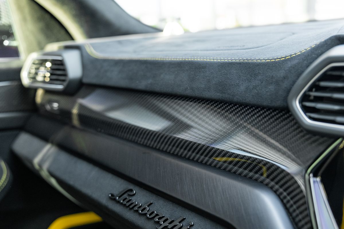 2023 Lamborghini Urus Performante