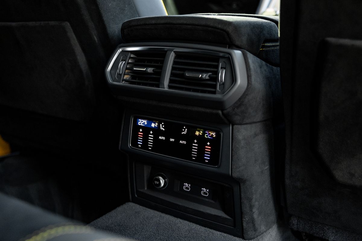 2023 Lamborghini Urus Performante