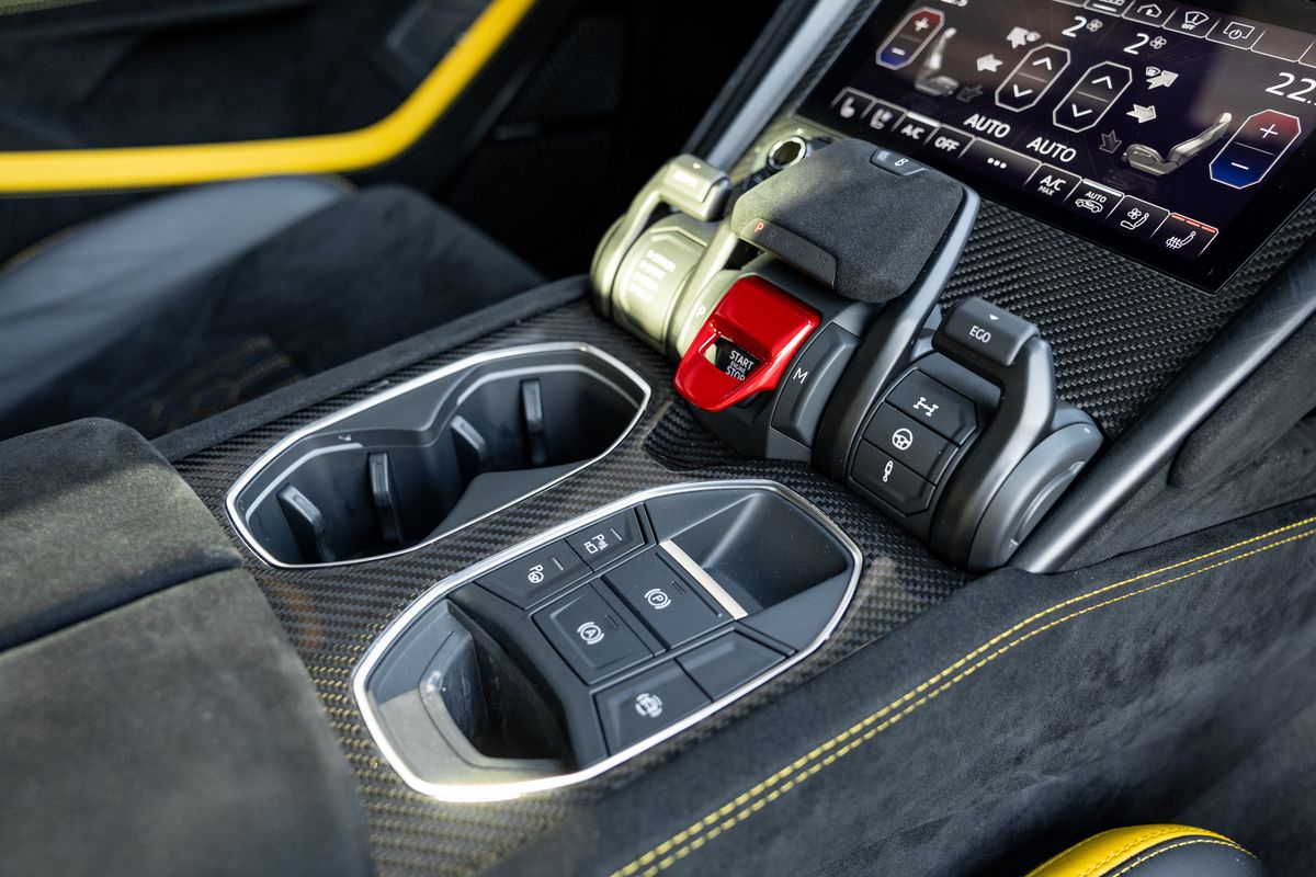 2023 Lamborghini Urus Performante