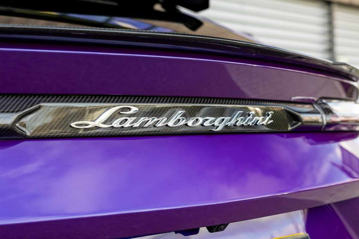 2023 Lamborghini Urus Performante