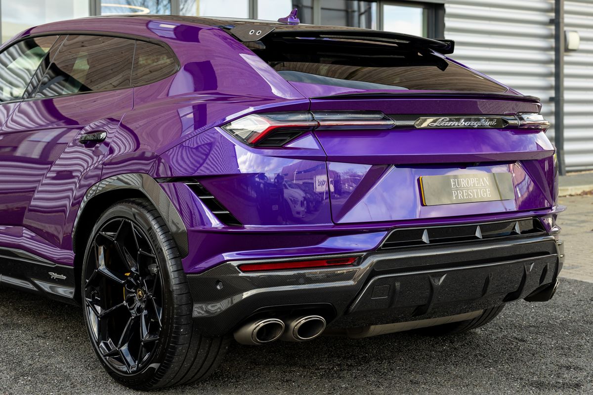 2023 Lamborghini Urus Performante