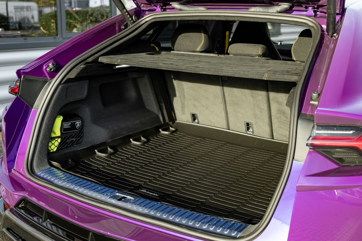 2023 Lamborghini Urus Performante