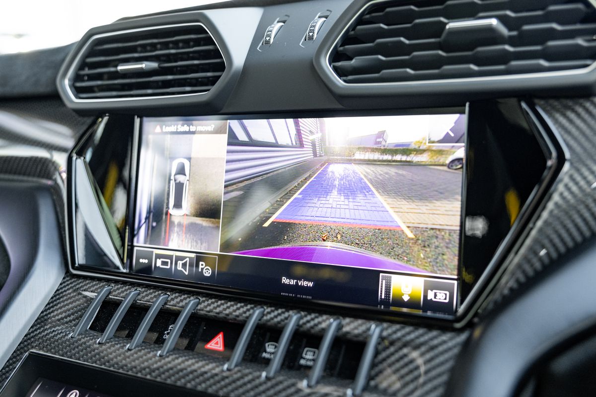 2023 Lamborghini Urus Performante