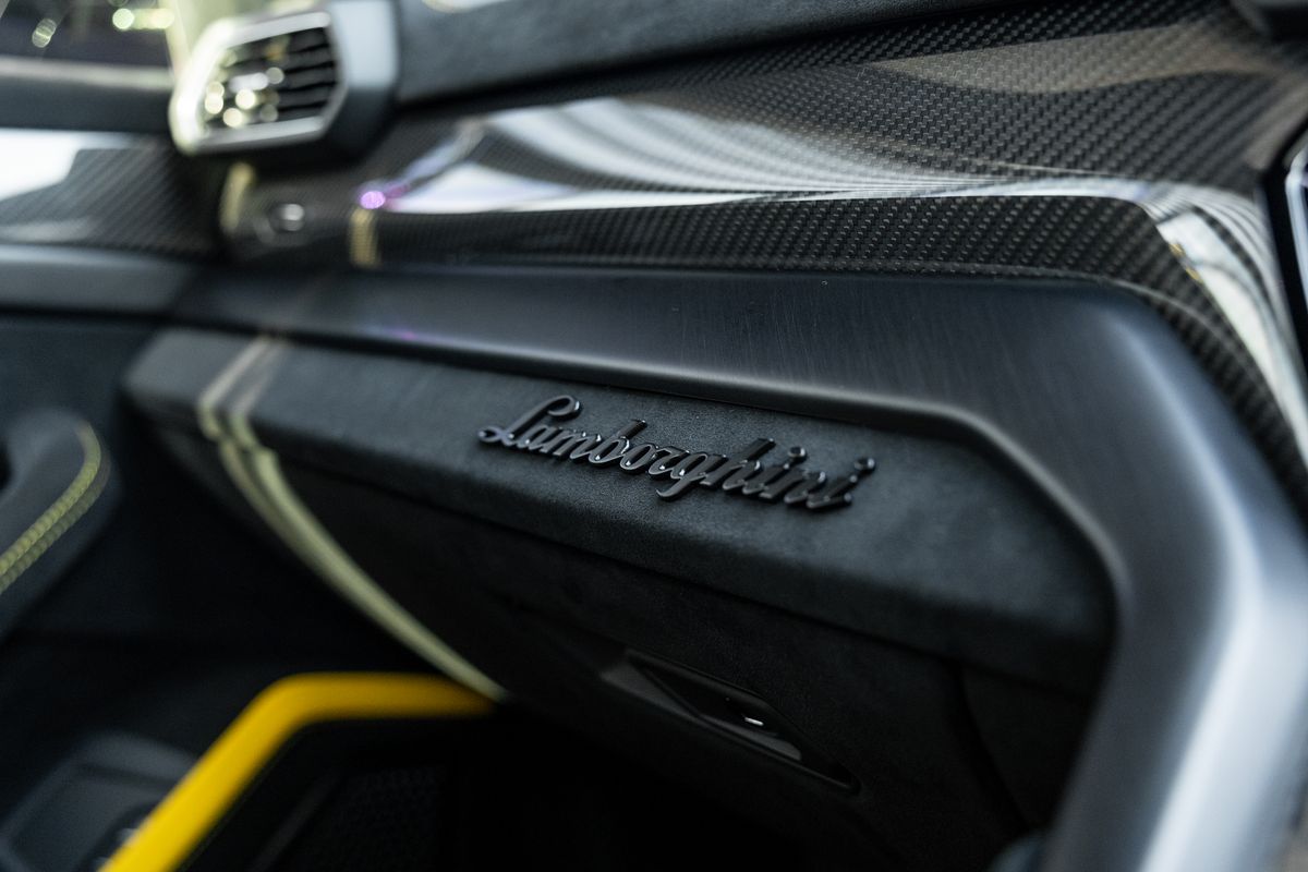 2023 Lamborghini Urus Performante
