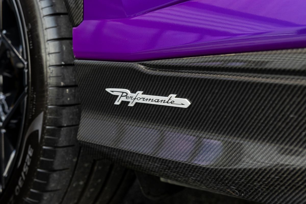2023 Lamborghini Urus Performante