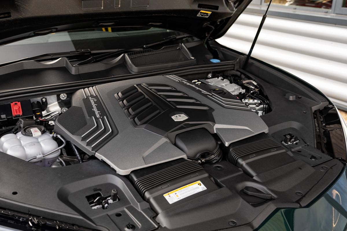 2024 Lamborghini Urus Performante