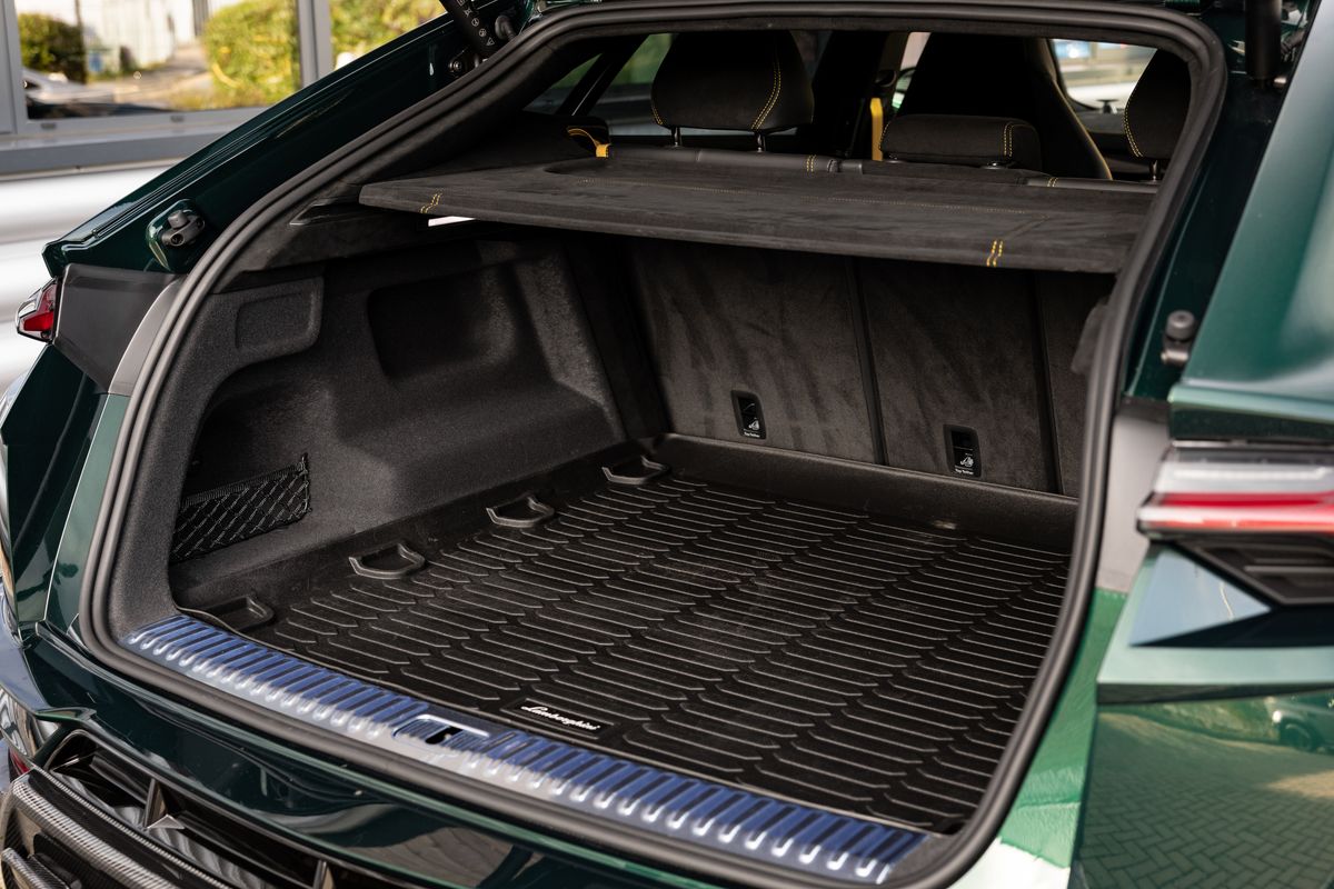 2024 Lamborghini Urus Performante