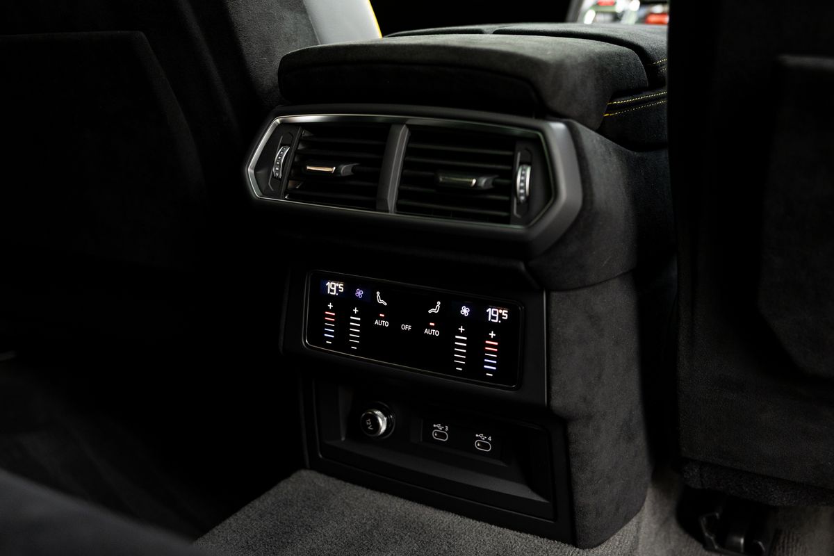 2024 Lamborghini Urus Performante